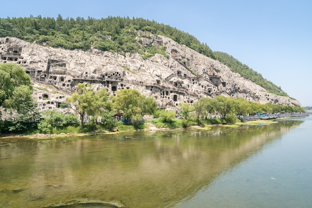 Grotte di Longmen Luayang in Cina