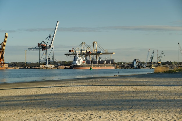 Gru portuali Zona Industriale portuale