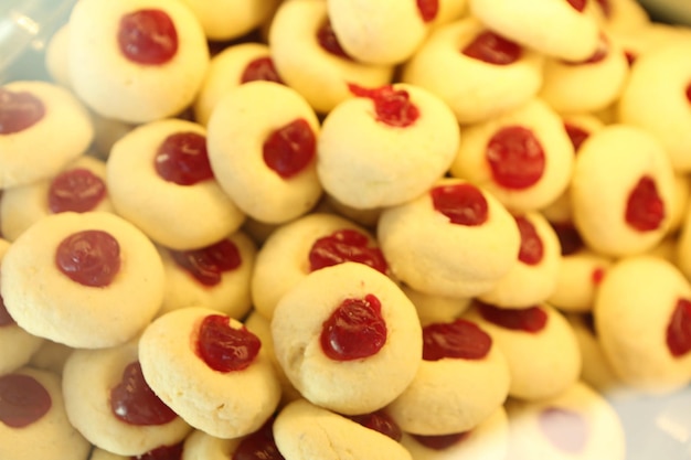 Gruppo di biscotti assortiti Cioccolato bianco con fiocchi d'avena e uvetta