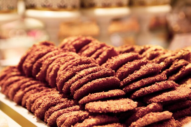 Gruppo di biscotti assortiti Cioccolato bianco con fiocchi d'avena e uvetta