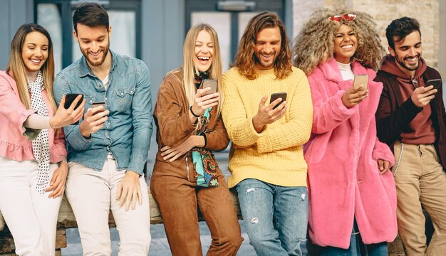 Gruppo di persone sul muro