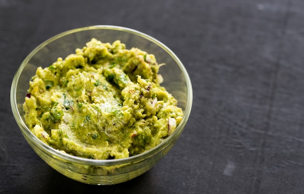 Guacamole in una ciotola