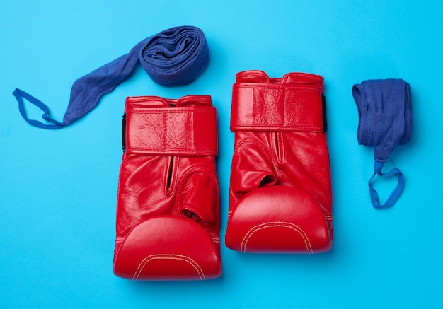 Guanti da boxe in pelle rossa bendaggio tessile Attrezzature sportive