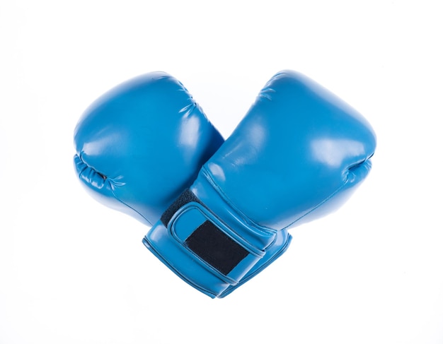 guantoni da boxe blu su sfondo bianco