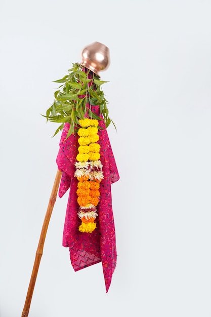 Gudhi Padva è un festival primaverile che segna il tradizionale nuovo anno per gli indù Marathi.