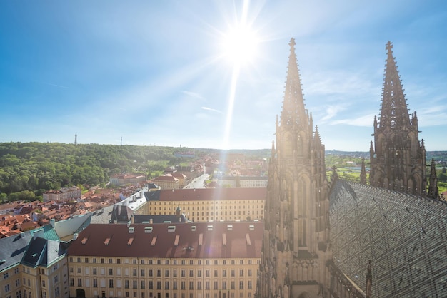 Guglie della Cattedrale di San Vito e paesaggio urbano di Praga Repubblica Ceca