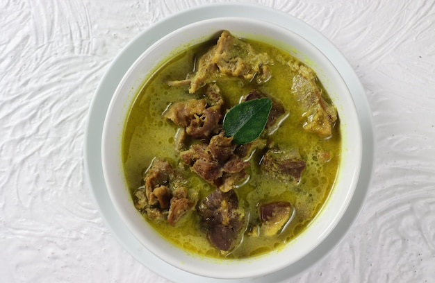 Gulai o gule Kambing Zuppa al curry di montone giavanese con latte di cocco