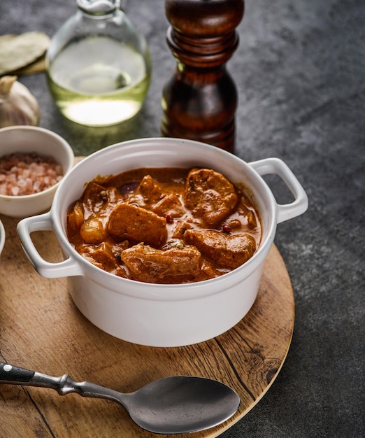 Gulasch di manzo Stufato Stufato di carne Gulasch di maiale in umido Zuppa di gulasch ungherese Bogracs