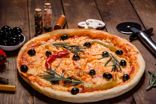 Gustosa pizza calda, ricetta tradizionale italiana