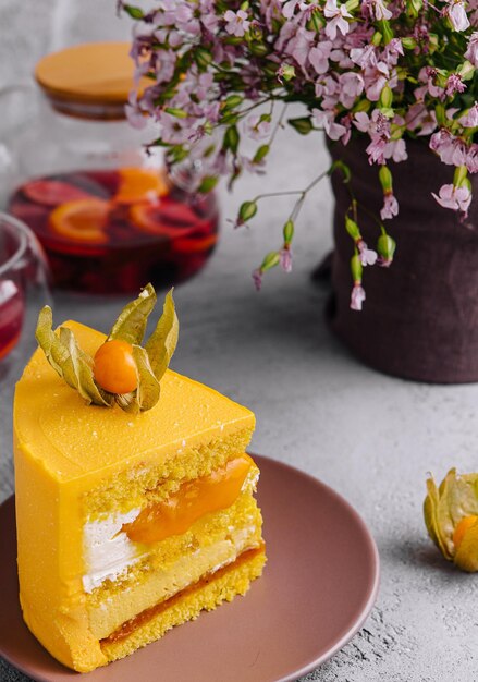 Gustosa torta di mousse al mango e tè