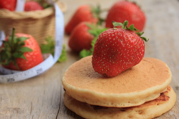 gustosi pancakes con fragole