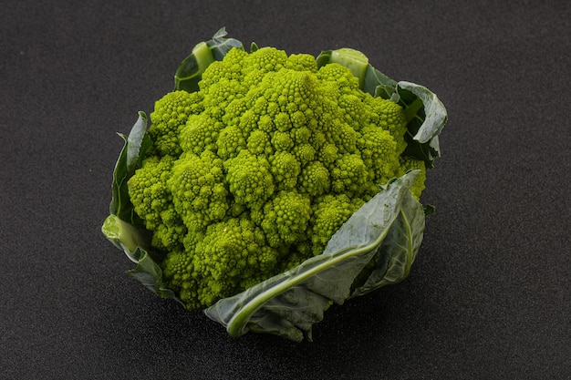 Gustoso cibo biologico vegano - Cavolo romanesco