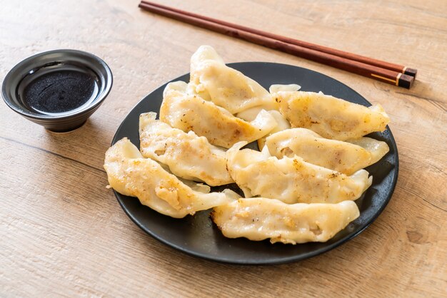 Gyoza giapponese o spuntino di gnocchi