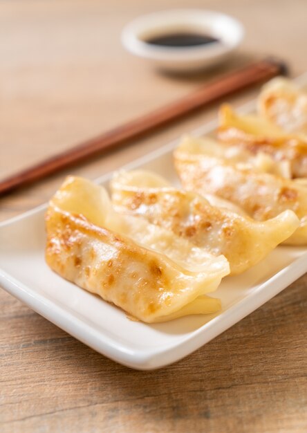 Gyoza giapponese o spuntino di gnocchi