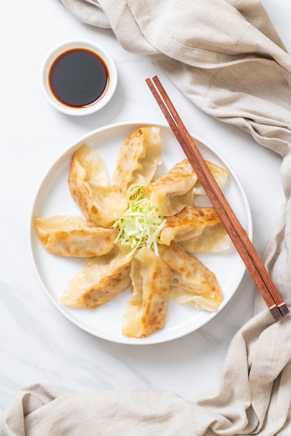 Gyoza giapponese o spuntino di gnocchi