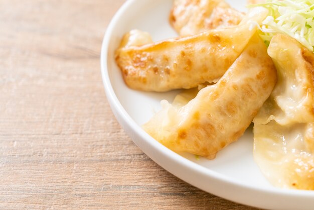 Gyoza giapponese o spuntino di gnocchi