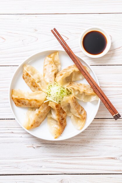 Gyoza giapponese o spuntino di gnocchi