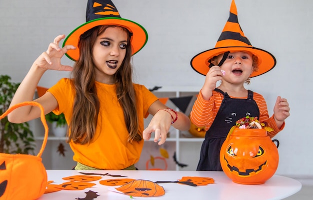 Halloween bambini casa vacanza gioia Messa a fuoco selettiva Bambini