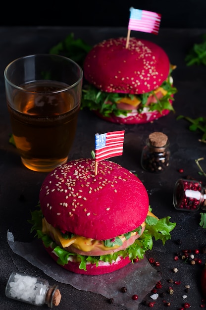 Hamburger alla griglia americano