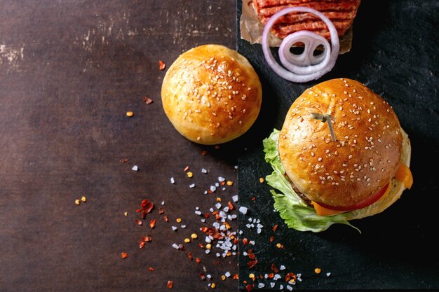 Hamburger di manzo fatto in casa