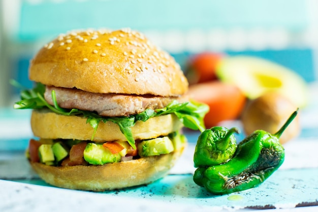 Hamburger di mare con tonno.