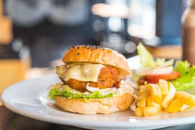 hamburger di pollo fritto con formaggio