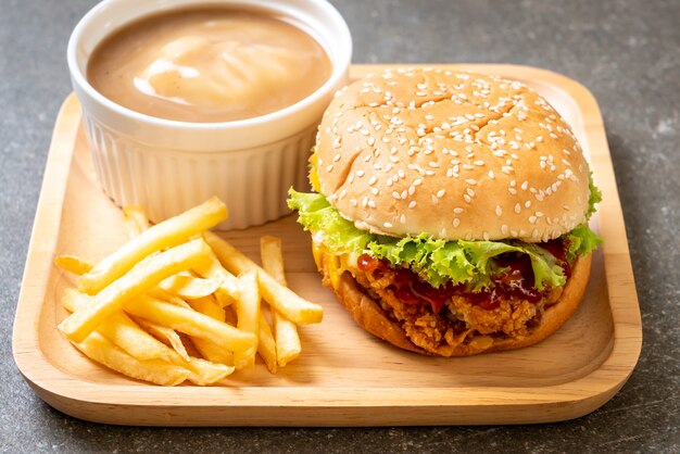 hamburger di pollo fritto