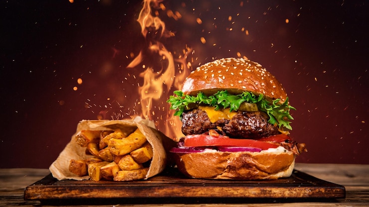 Foto hamburger e patatine fritte