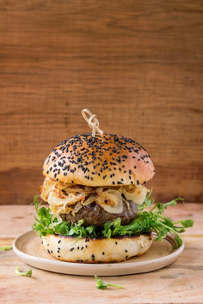 Hamburger fatti in casa con carne di manzo