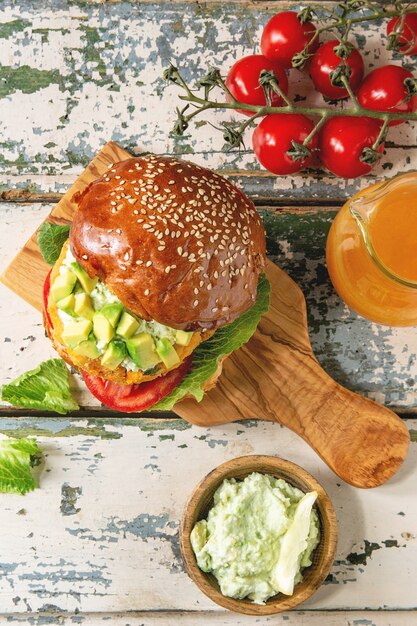 Hamburger vegano con carota