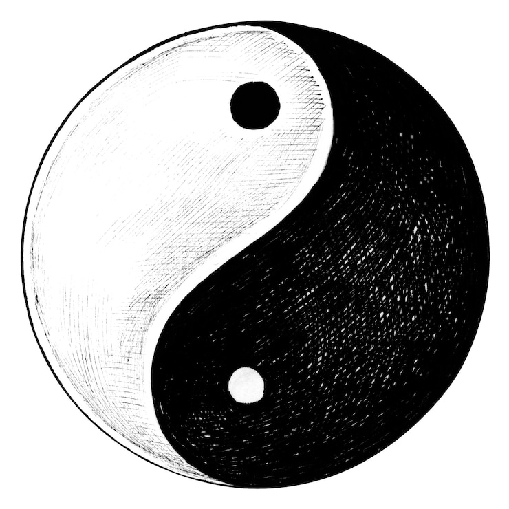Photo hand drawn yin and yang symbol design element