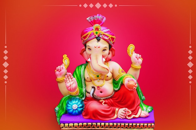 Happy Ganesh Chaturthi Greeting Card design con Lord Ganesha idol