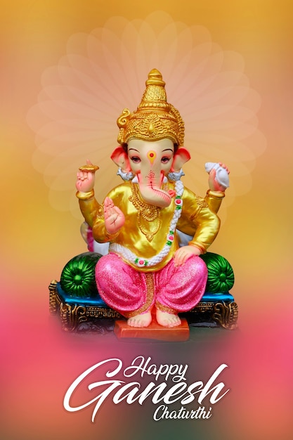 Happy Ganesh Chaturthi Greeting Card design con scultura di Lord Ganesha