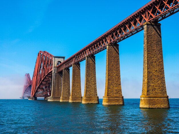 HDR Forth Bridge sul Firth of Forth a Edimburgo