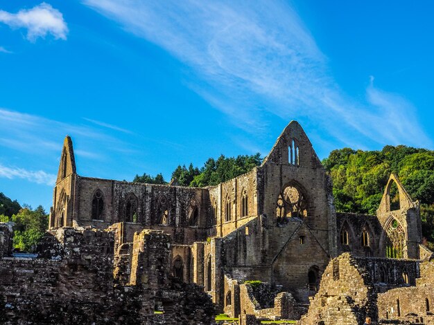 HDR Tintern Abbey Abaty Tyndyrn a Tintern