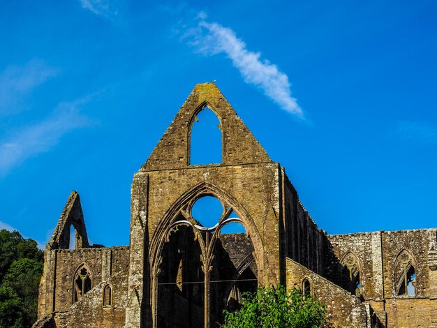 HDR Tintern Abbey Abaty Tyndyrn a Tintern