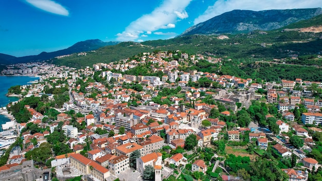 Herceg novi montenegro panoramica dettagliata bella vista dall'alto sulla città