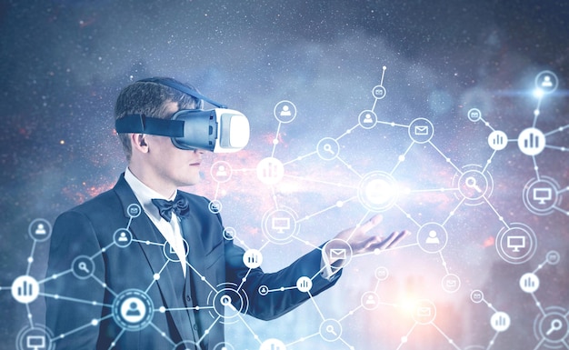 Hologramma di rete di un uomo d'affari con occhiali VR