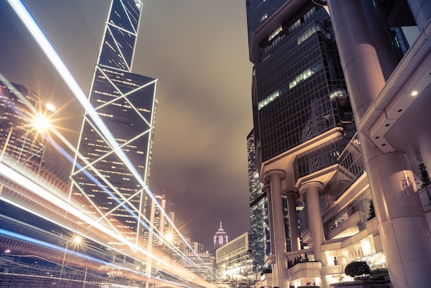 Hong Kong costruzione urbana e veicoli stradali, vista notturna