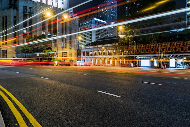 Hong Kong costruzione urbana e veicoli stradali, vista notturna