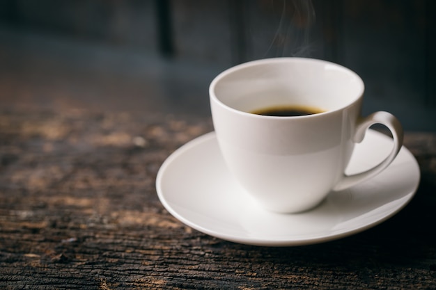 Hot Coffee, Espresso Coffee cup Tazza di caffè bianco sul tavolo di legno