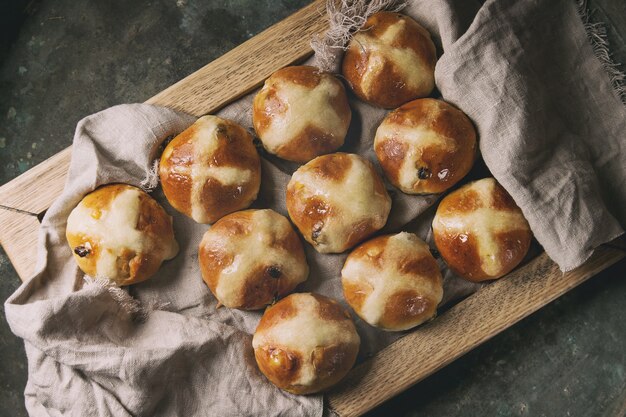 Hot cross buns