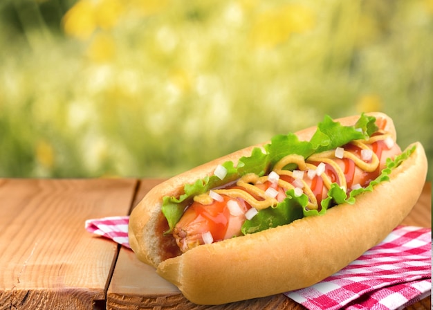 Hot Dog alla griglia con senape gialla