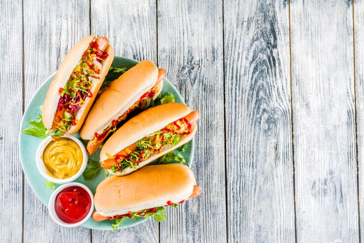 Foto hot dog fatti in casa con salse