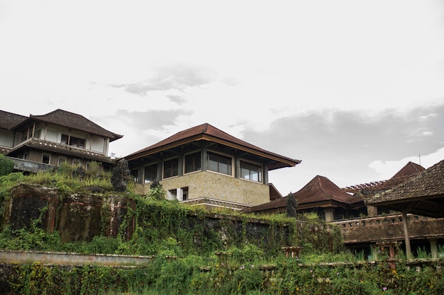 Hotel abbandonato di balinesse