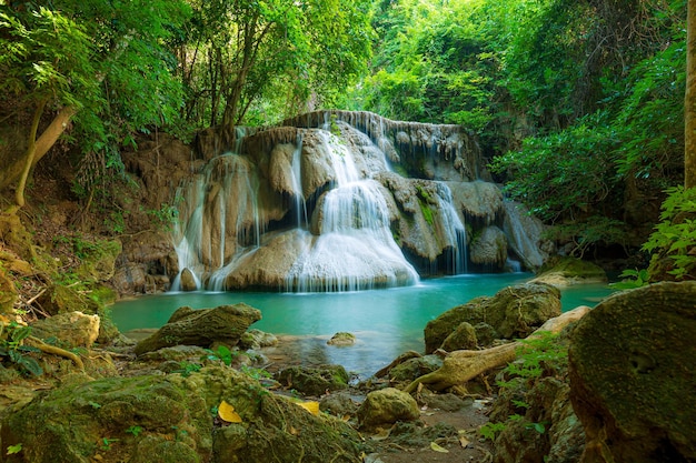 Huay Mae Khamin Waterfall Paesaggio naturale del distretto di Kanchanaburi nell'area naturale