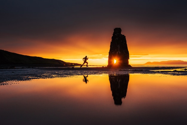 Hvitserkur alto 15 m. Spettacolare roccia nel mare a nord c