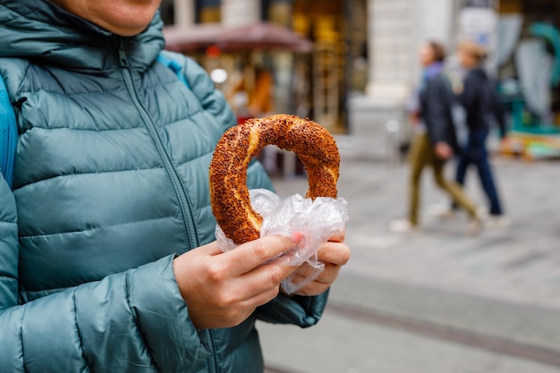 I bagel turchi simulano sul vassoio del bagel Istanbul