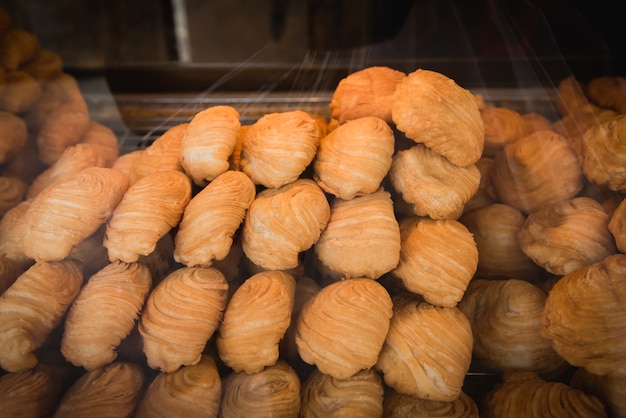 I bignè al curry sono uno snack molto popolare