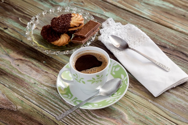 I biscotti al caffè preparati e cioccolato